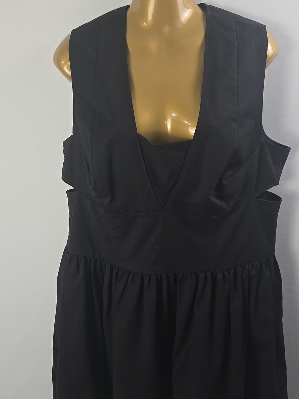 Banana Republic Anisa Cut-out Mini Dress Black Sz 18 Datenight Special Event - Picture 2 of 10